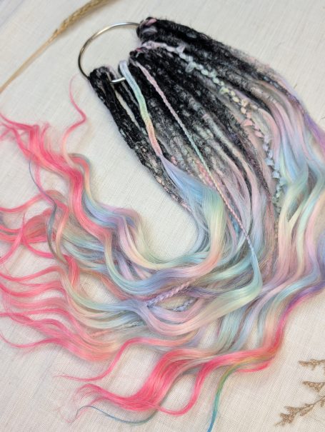Handgefertigte Single Ended Dreads aus Henlon für temporäre Dreadlock-Frisuren