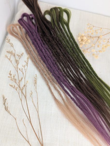 Bunte Henlon Dreads als temporäre Haarverlängerung von Misorya Creations