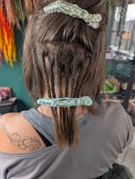 Natürliche Dreadlocks mit gleichmäßiger Struktur von Misorya Dreadart in Krefeld